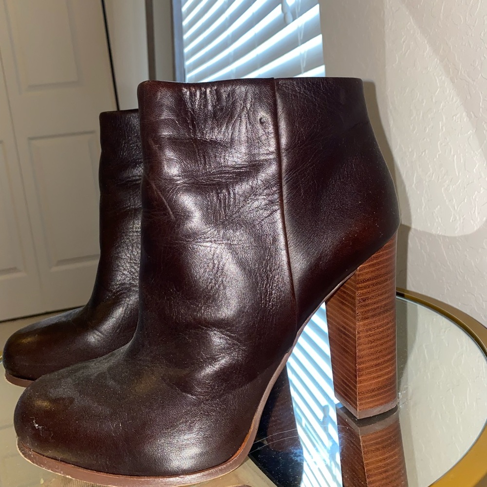 vince camuto heeled boots size 9 (will clean before shipping)